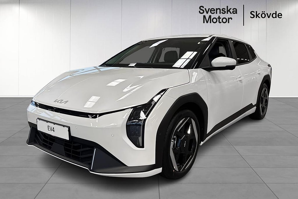 Kia EV4 Long Range Sedan Plus *KAMPANJ billån från 3 394 :-/mån 3,99% rä