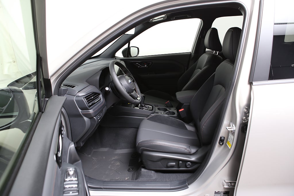 Subaru Forester 2.0 Limited vinterhjul & dragkrok!