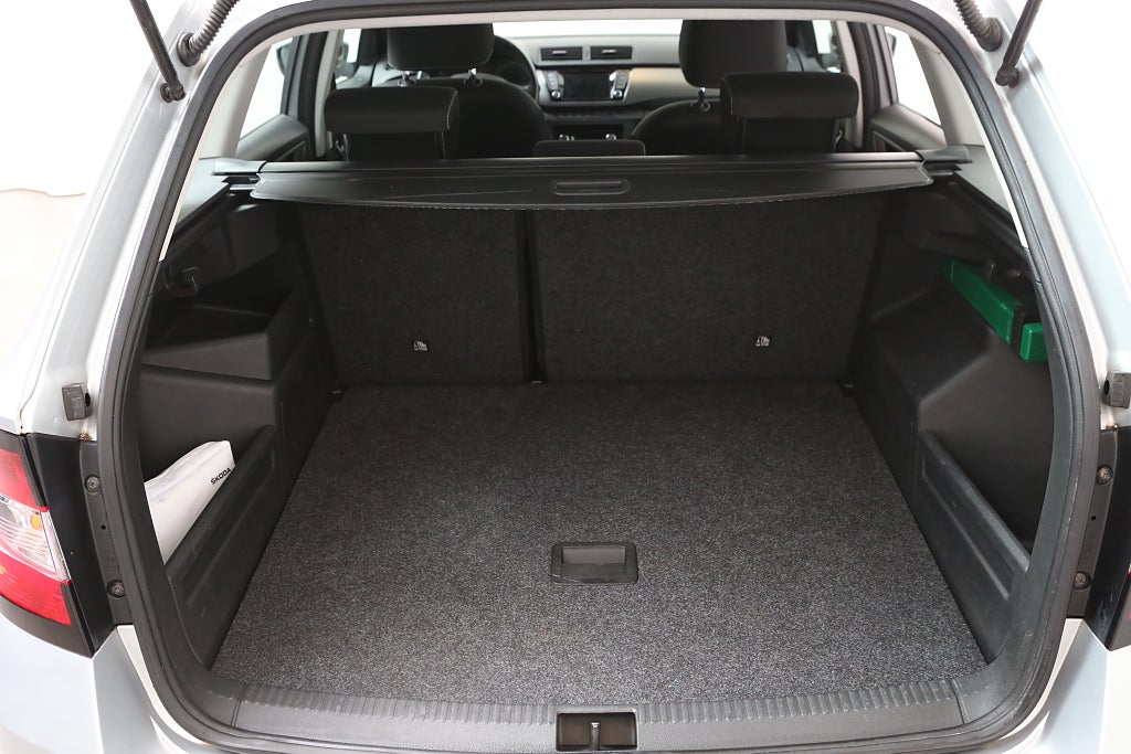 Skoda Fabia 1,2 TSI 90hk Style Kombi Motorvärmare 2016