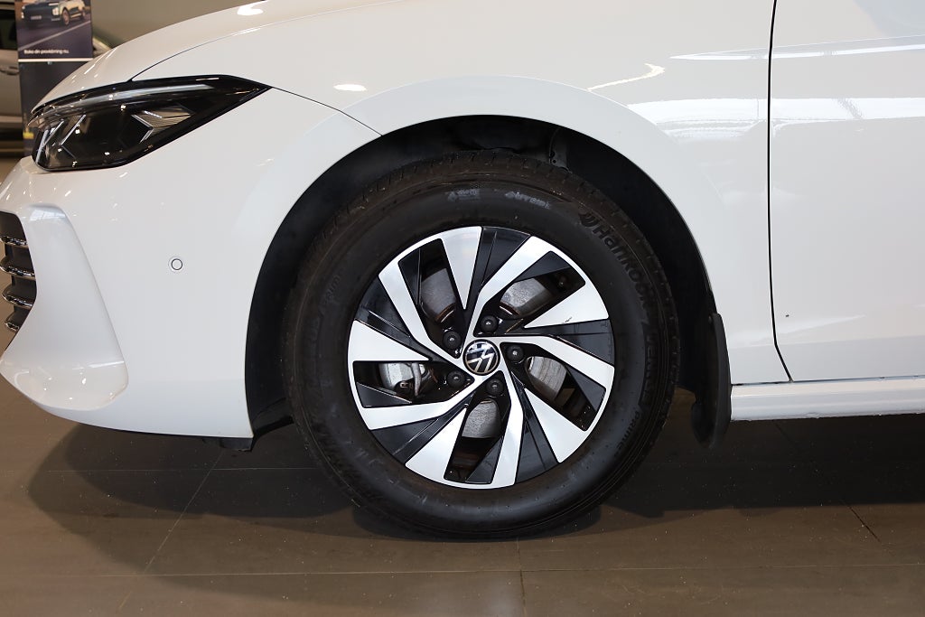 Volkswagen Passat Sportscombi 1.5 eTSI AUT Business Drag Värmare Massage 2025