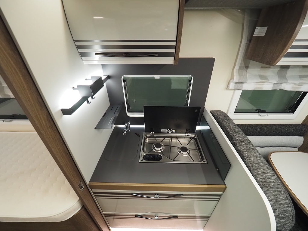 Ci Magis 82 XT Aut I ALDE I 3500kg I Låga långbäddar I Taksäng 2025