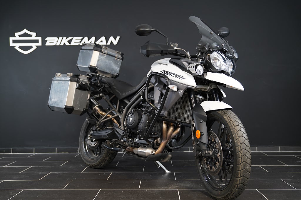 Triumph XRT 800 GRYMT UTRUSTAD!