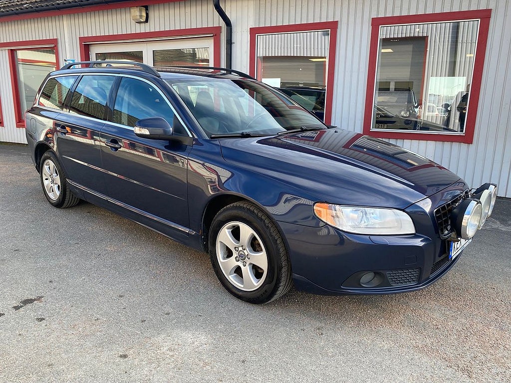 Volvo V70 Momentum, automat, kamrem, nyservad, nybesiktigad, d...