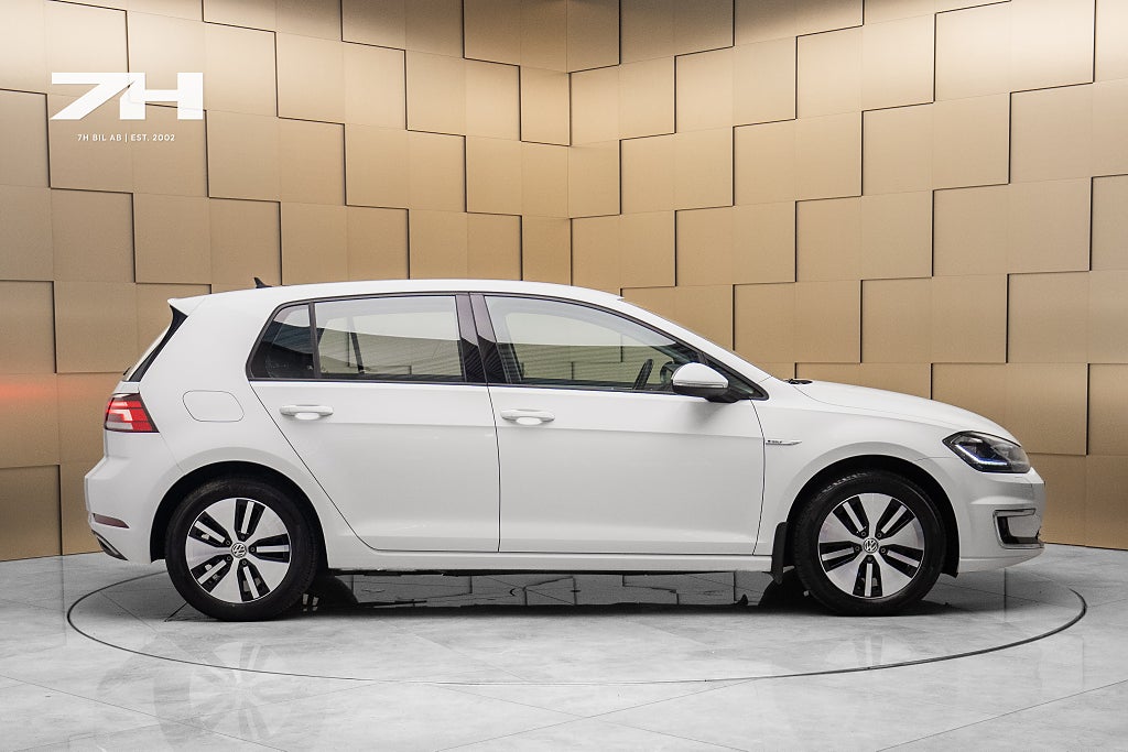 Volkswagen E-Golf e-Golf 136hk / Värmepump / Cockpit Navigation CarPlay