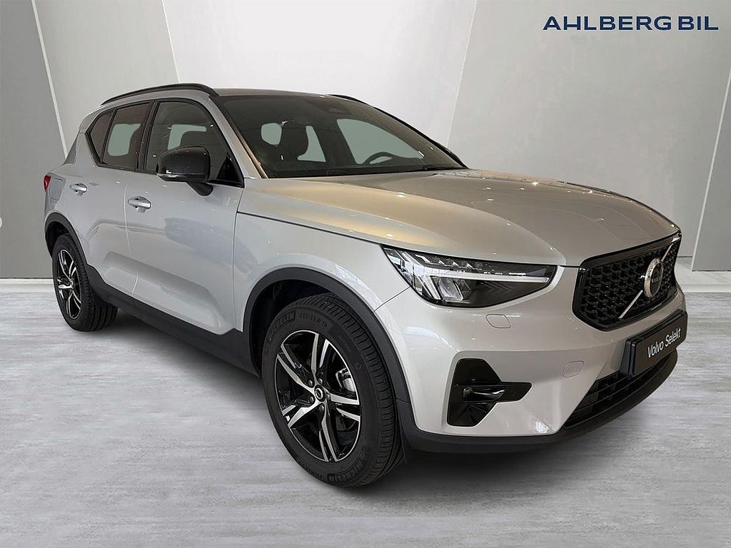 Volvo XC40 B3 FWD Bensin Plus Dark, Klimatpaket, Förarstö...