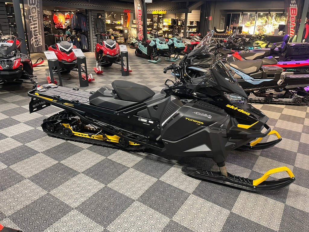 Ski-Doo Tundra LE 600 EFI -25 