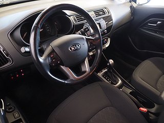 Halvkombi Kia Rio 11 av 18