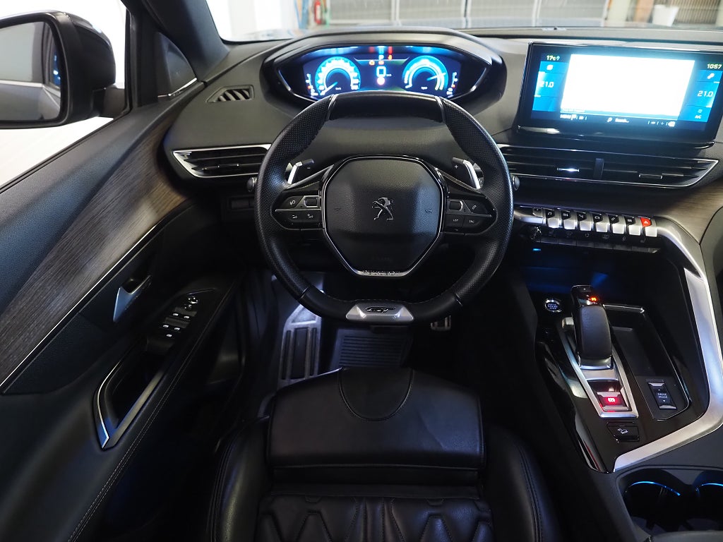 Peugeot 3008 HYBRID4 300 EAT GT | Pano | Drag | Kamera | GPS | Skinn 2021