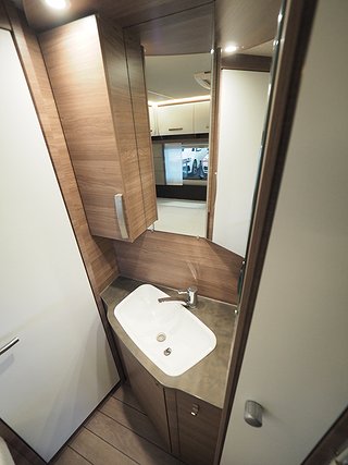 Husvagn, 2-axl Knaus 650 UDF Silver Selection  12 av 21