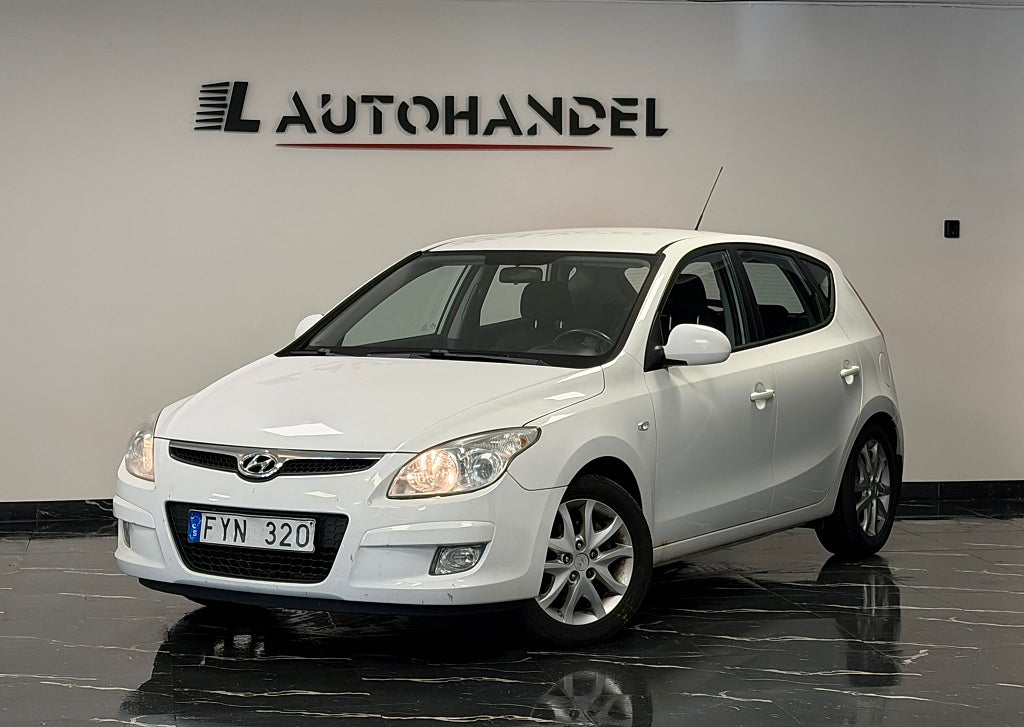 Hyundai i30 1.6 Nybesiktigad 122Hk
