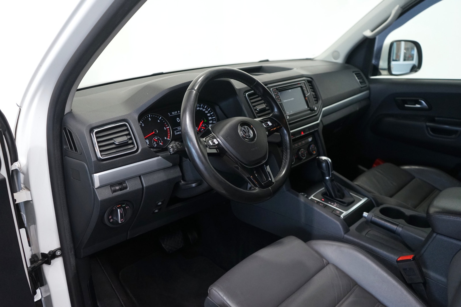 Volkswagen Amarok 3.0 V6 TDI 4M Highline B-kamera Kåpa Värmare 224hk 2018 - miniatyr 11