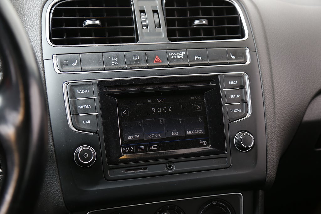 Volkswagen Polo 1,2 TSI 90hk R-Line 5D Motorvärmare