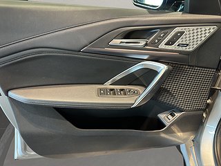 SUV BMW iX1 10 av 13