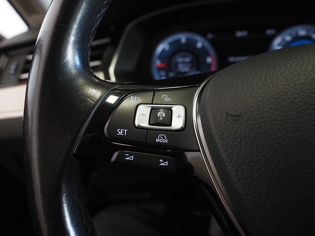 Volkswagen Passat 2.0 TDI 240hk 4M GTS Cockpit D-Värm Drag 2015