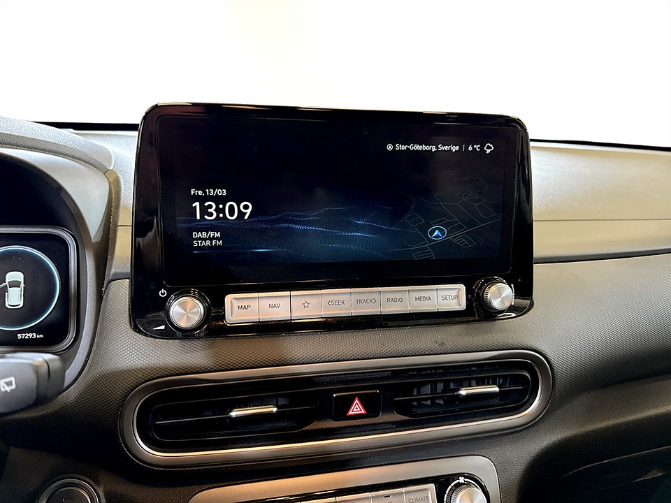 Bild på Hyundai Kona Essential 64kWh 204hk Aut B-KAMERA CARPLAY