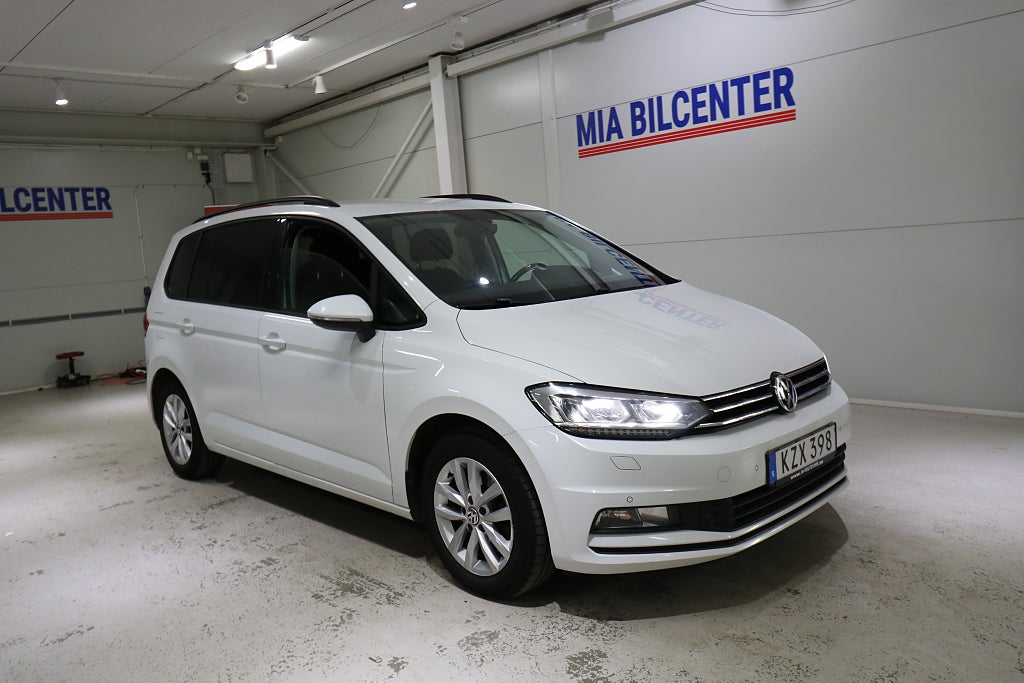 Volkswagen Touran 1.4L Ny Kamrem/ AppCarPlay/ Kamera 