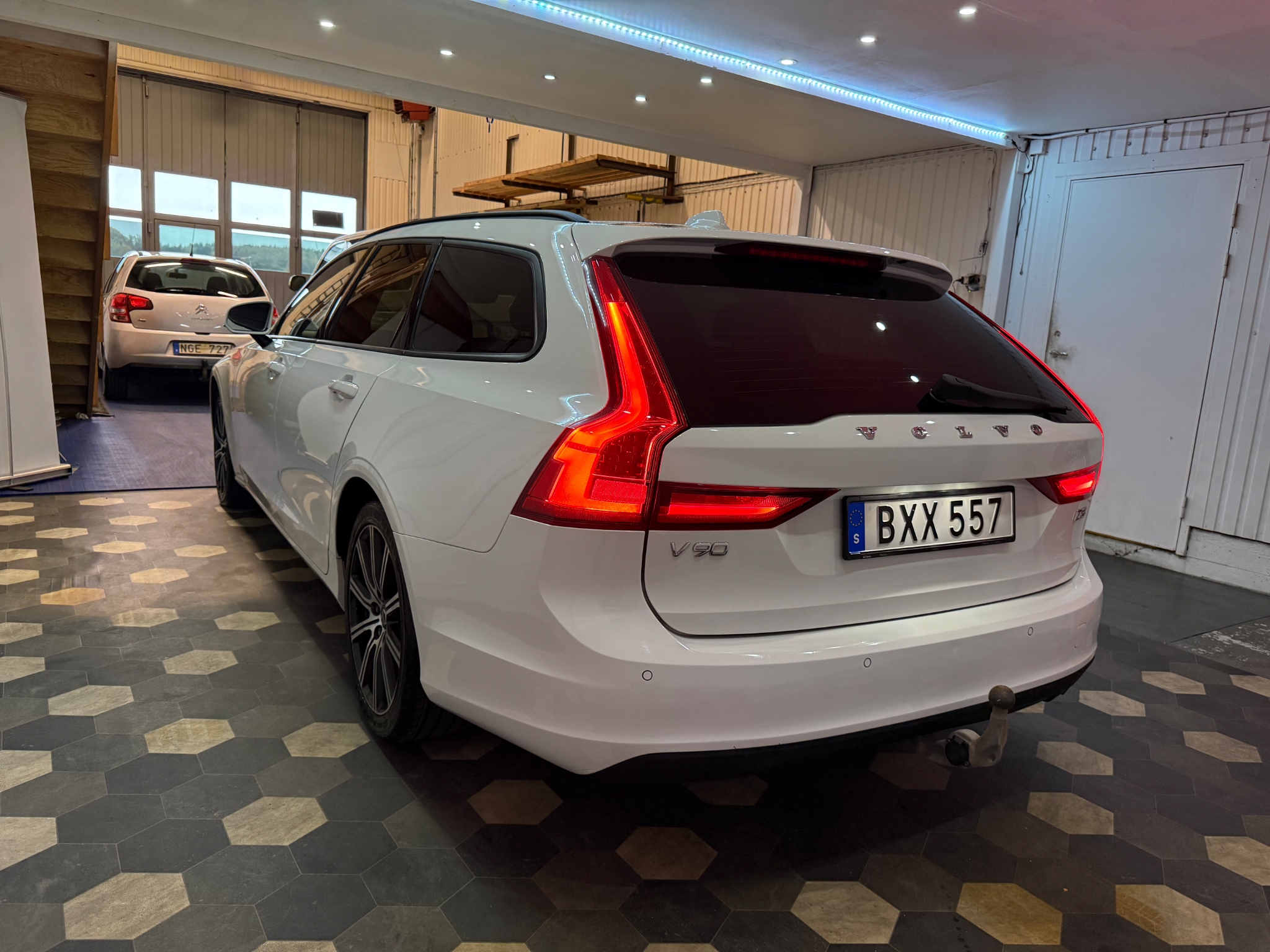 Volvo V90 D3 Geartronic Business Drag 2017, bild 4/10