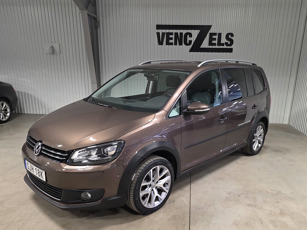 Volkswagen CrossTouran 7-sits 2.0 TDI DPF Cross Dragkrok Navigation