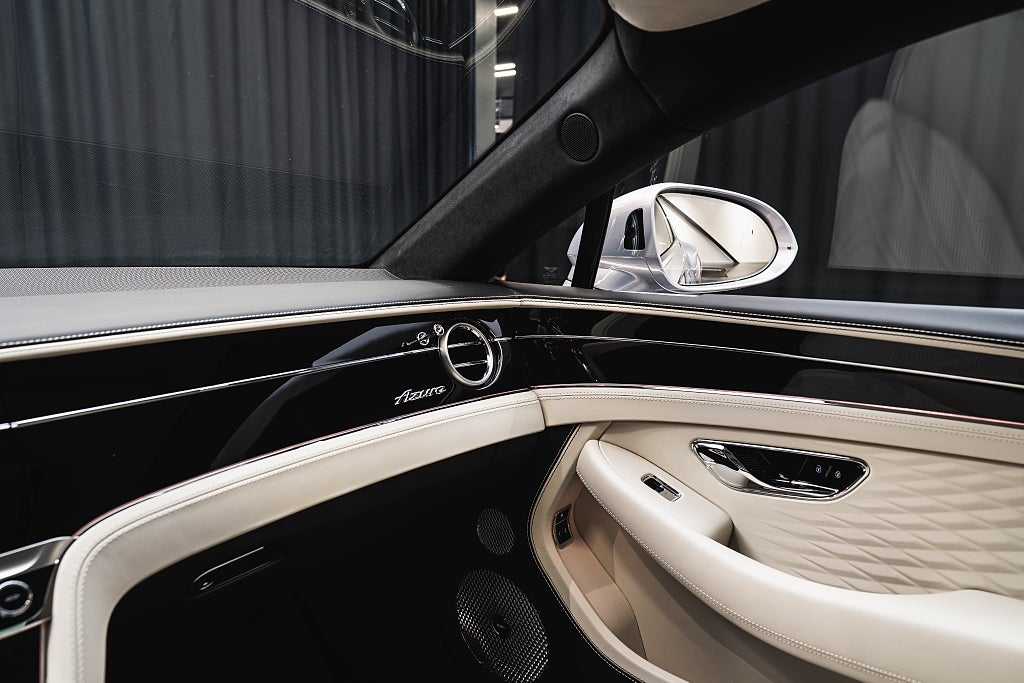 Gallery image 16 of 20