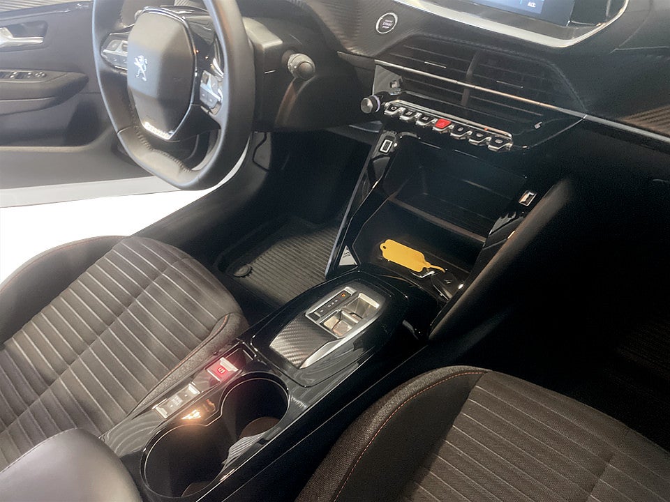 Bild på Peugeot E-208 Active Pack 50kWh 136hk Aut CARPLAY BACKSENSORER