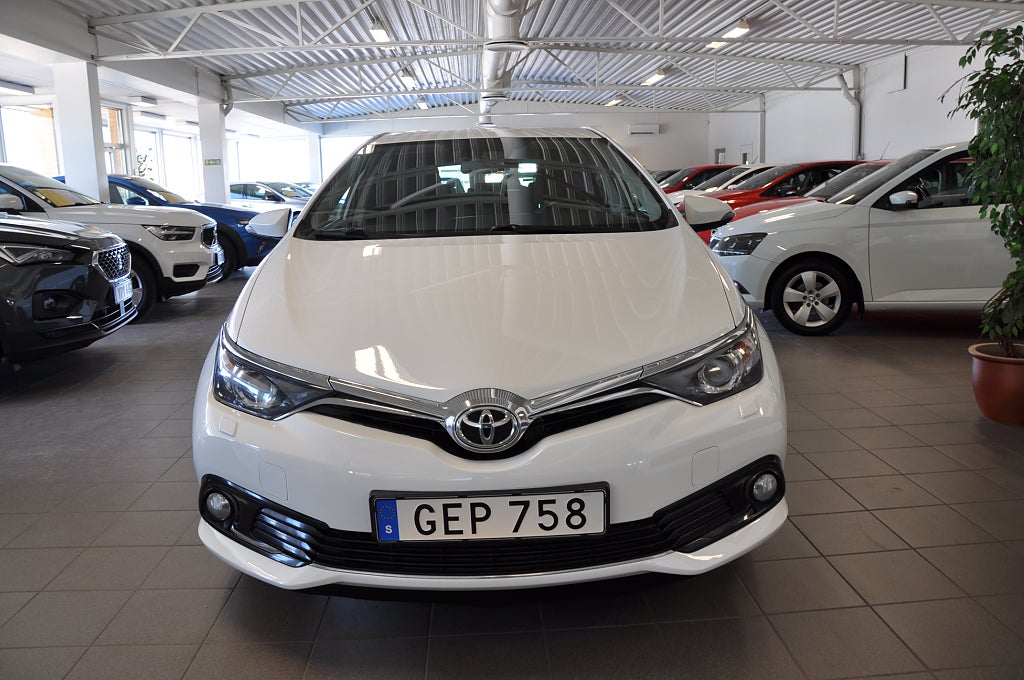 Toyota Auris 2015 - miniatyr 3