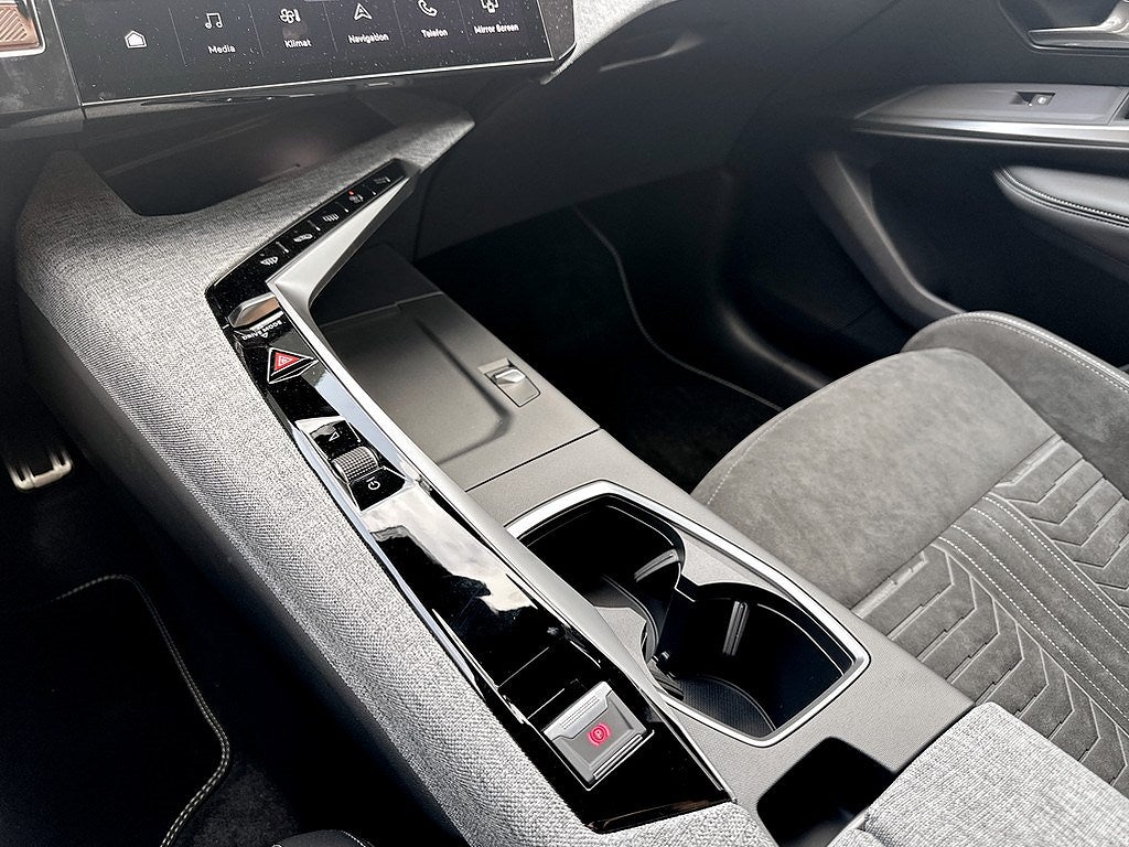 Bild på Peugeot E-3008 GT 214hk Aut - OMGÅENDE LEVERANS