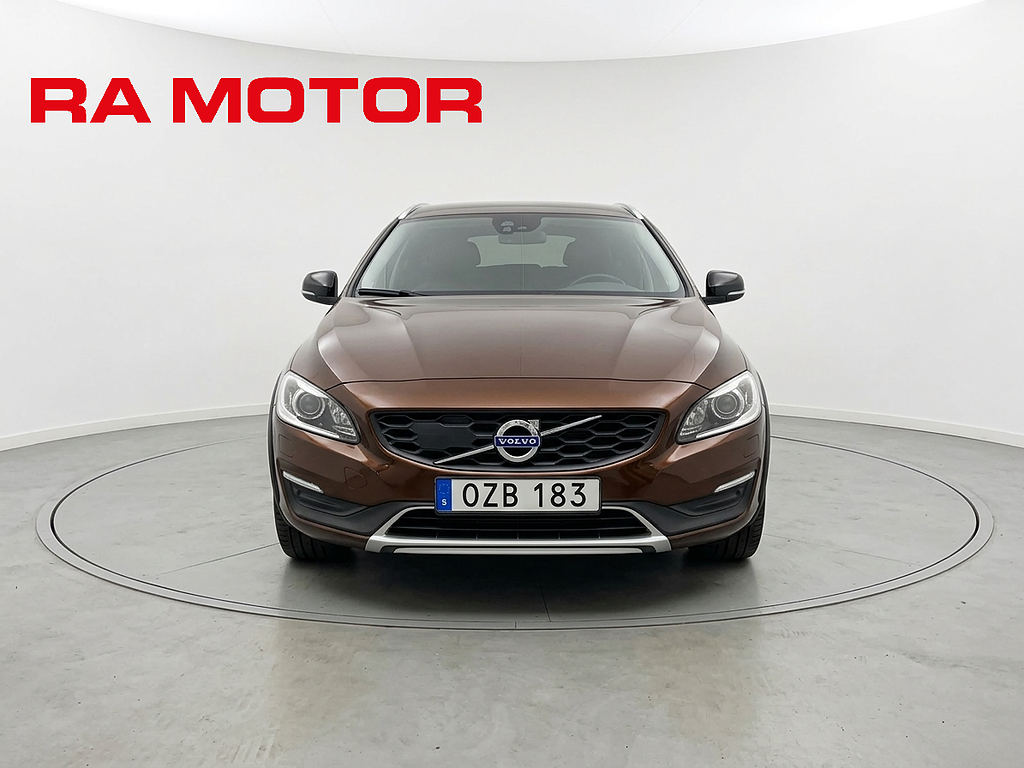 Volvo S60 Cross Country D4 190hk AWD Summum | Skinn | Värmare | Drag | 2016