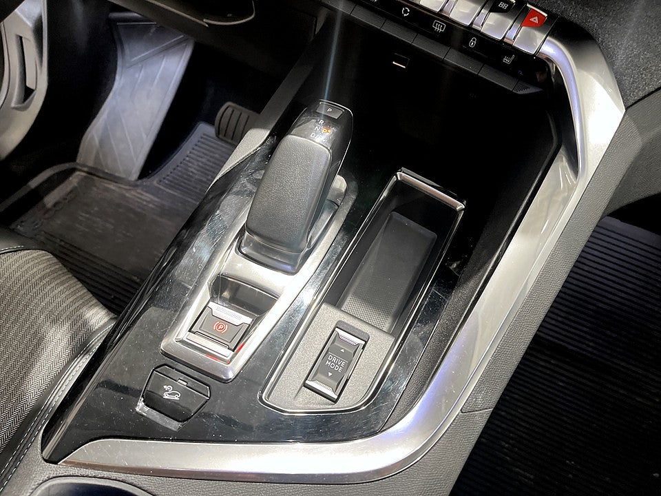Bild på Peugeot 3008 ALLURE Hybrid 4 300hk |RÄNTA 3,99%|