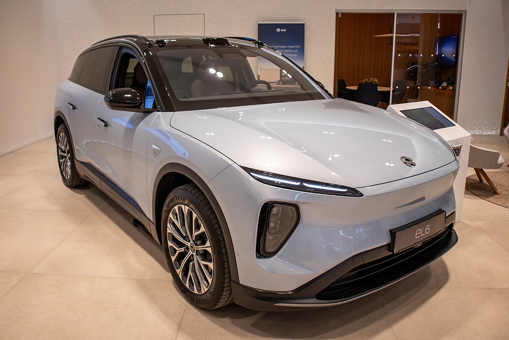 NIO EL6 75 kWh/AWD/490HK/360°/Soft Close/Pano