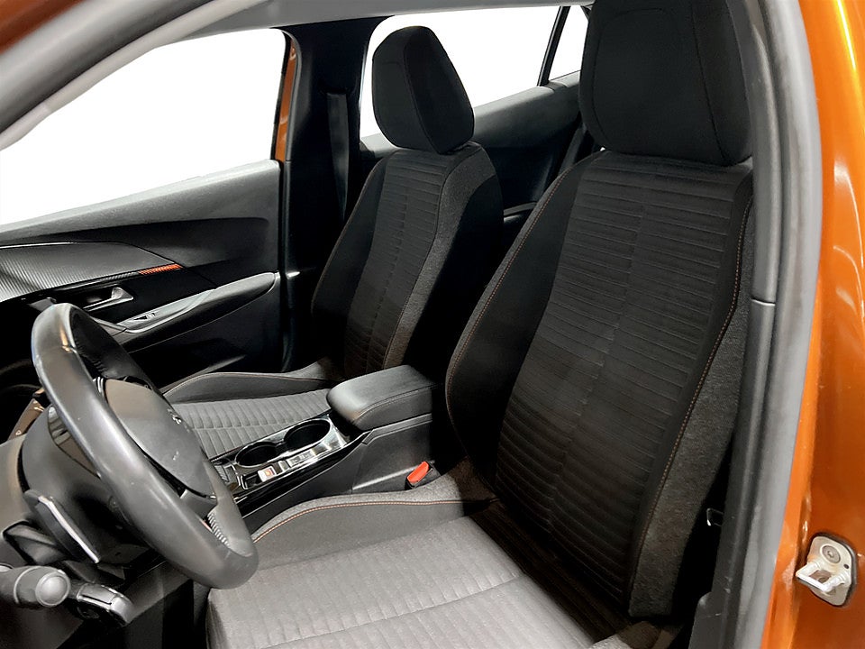 Bild på Peugeot 2008 Active Pack 1.2 PT 130hk Aut CARPLAY P-SENSORER
