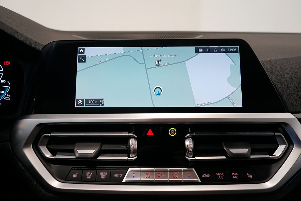 BMW 330e Touring Hybrid Carplay Navi 292hk