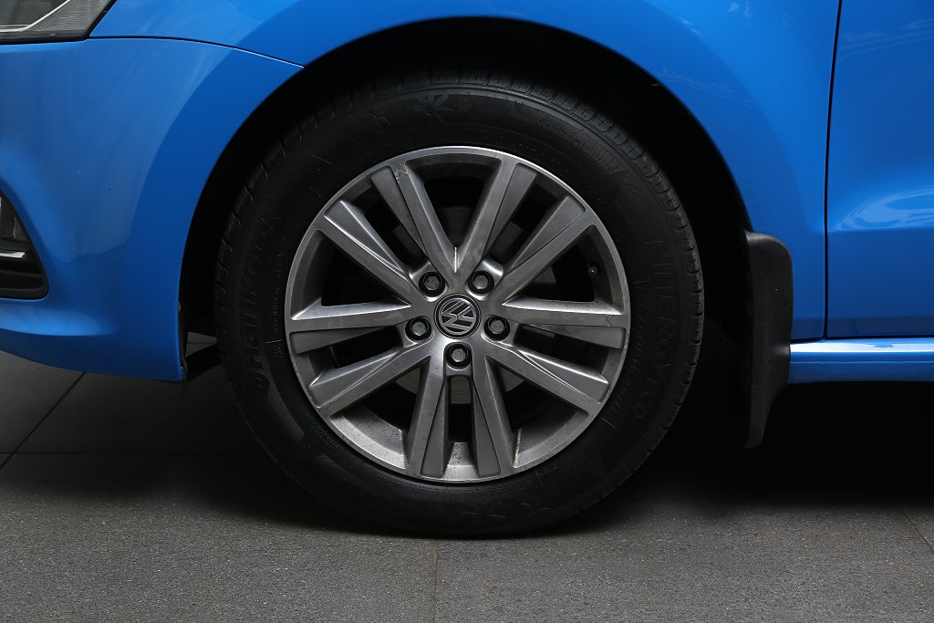 Volkswagen Polo 1,2 TSI 90hk 5-dörrar Pluspaket Farthållare P-sensor 2017