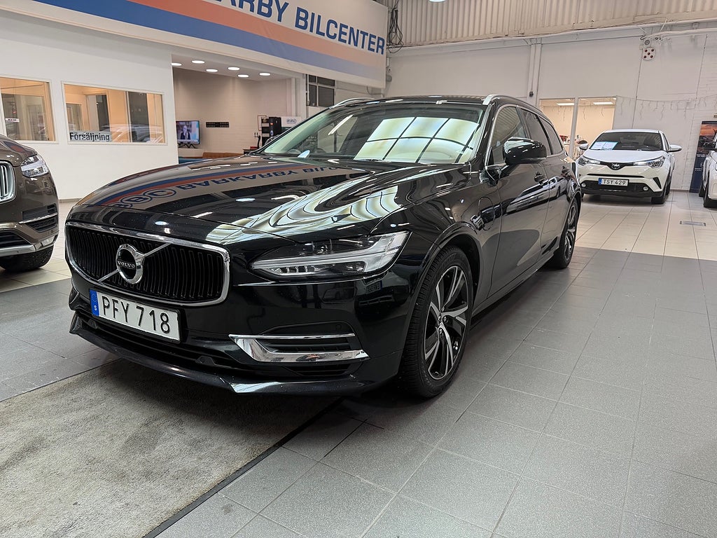 Volvo V90 Recharge T8 AWD Geartronic Momentum Navi/B-kamera/Drag 