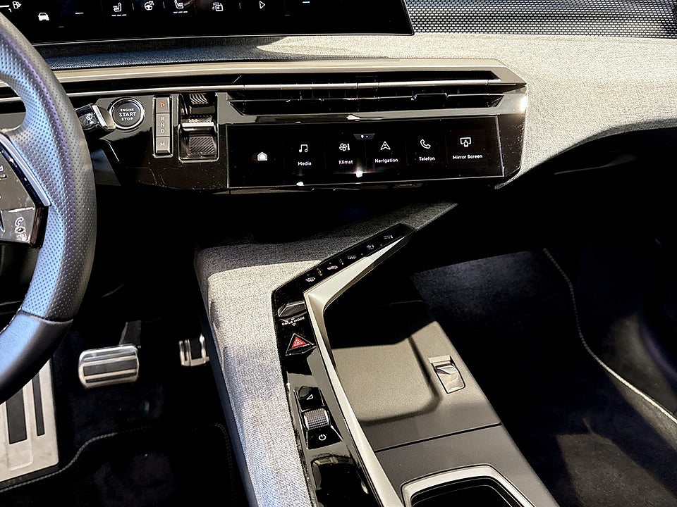 Bild på Peugeot 5008 GT Hybrid 145hk Aut 7-SITS B-KAMERA CARPLAY