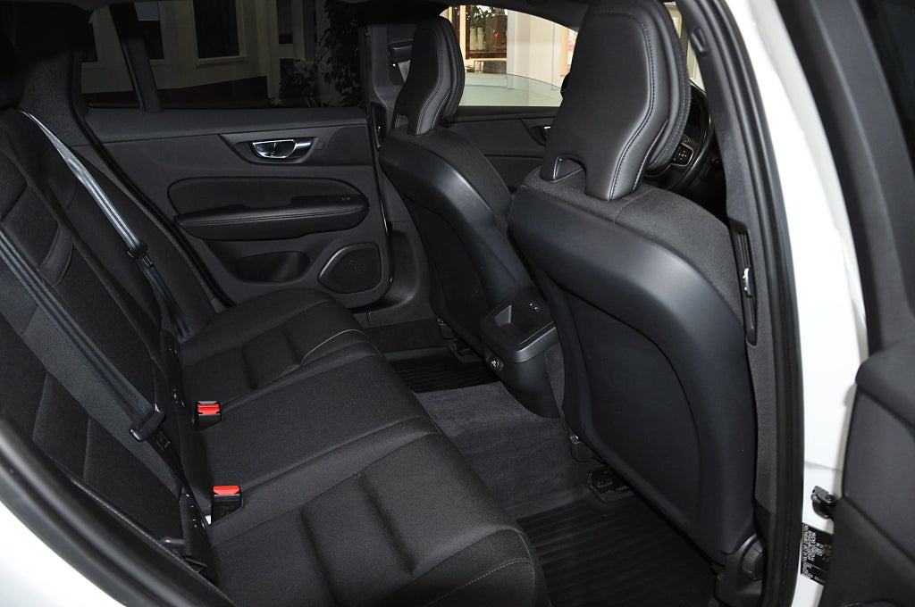Volvo V60 Cross Country 2020 - miniatyr 10