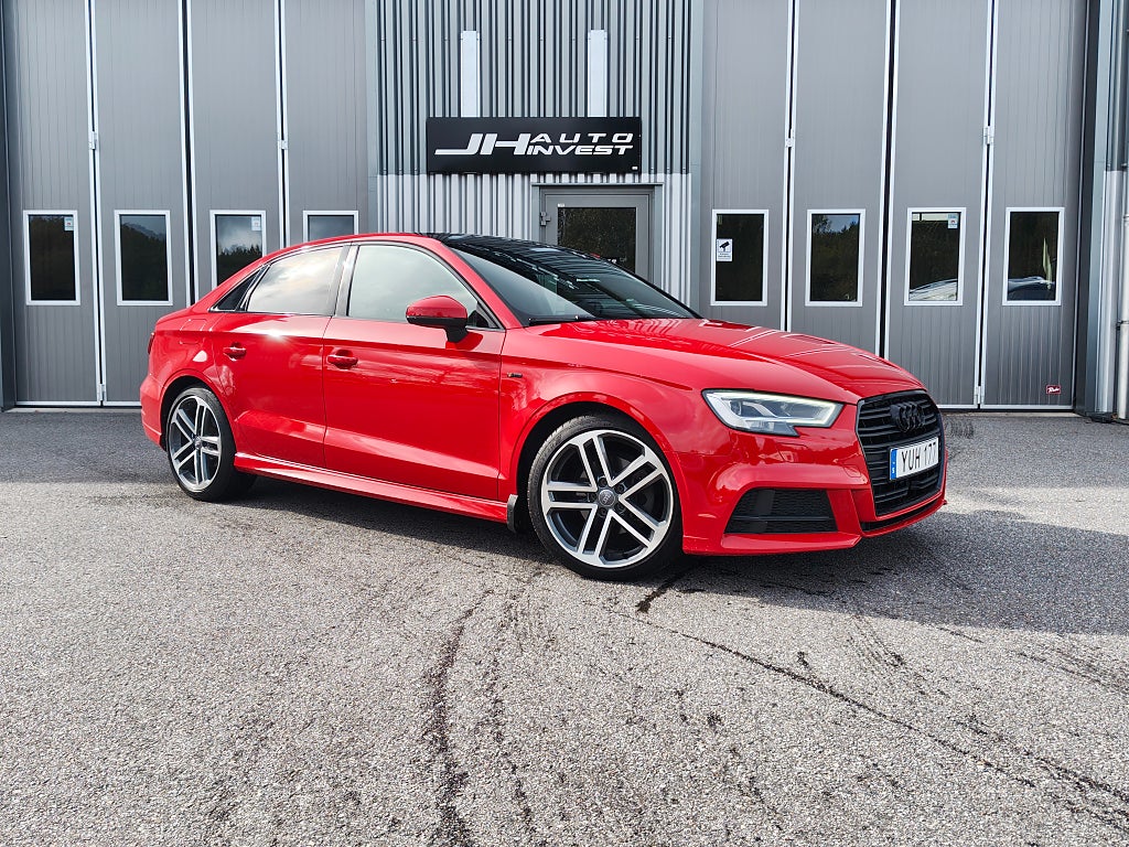 Audi A3 Sedan 35 TFSI S line Svsåld Adaptiv F-hållare Lågmil
