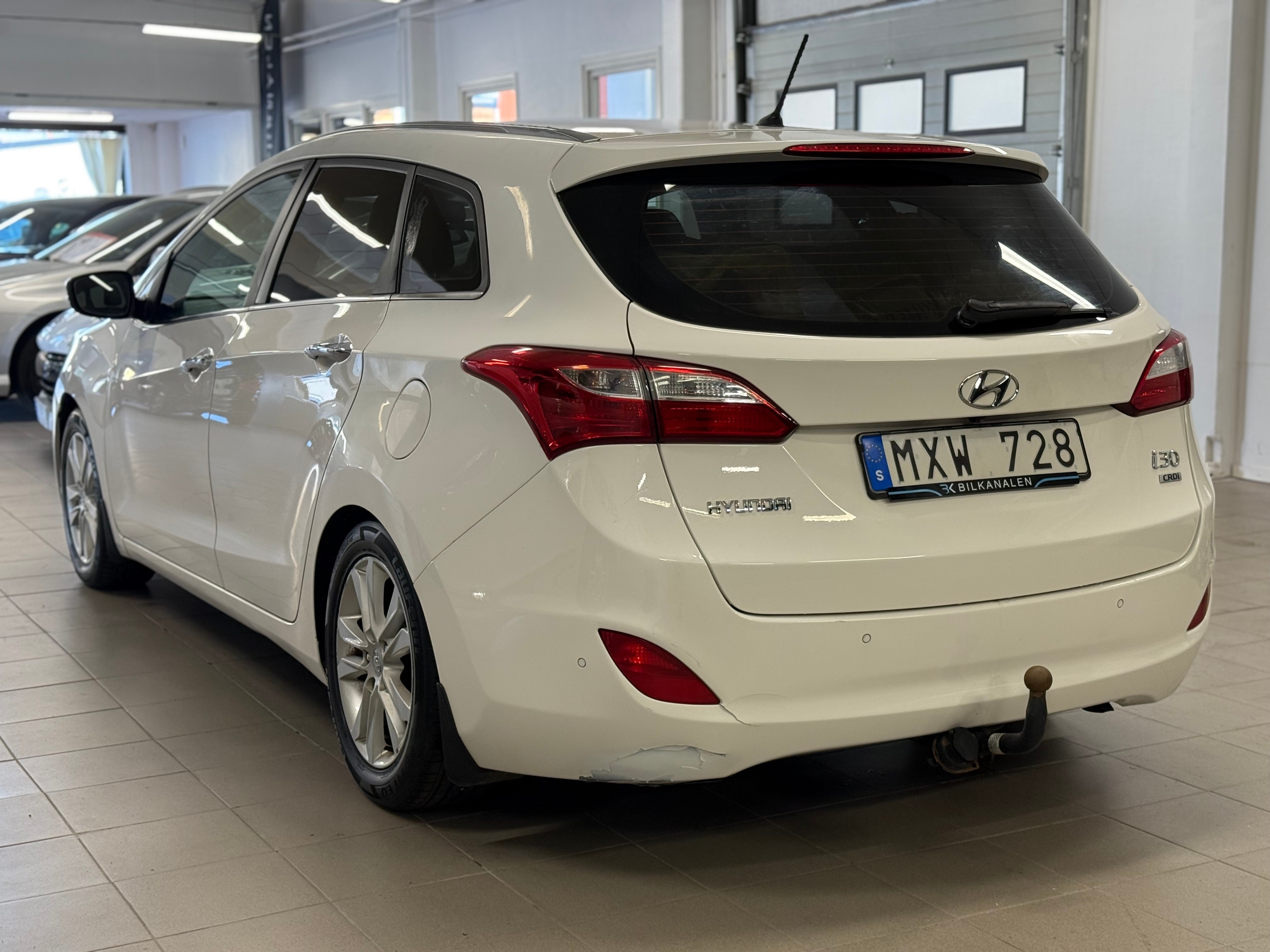 Hyundai i30 Kombi 1.6 CRDi Business 2013, kuva 7/47