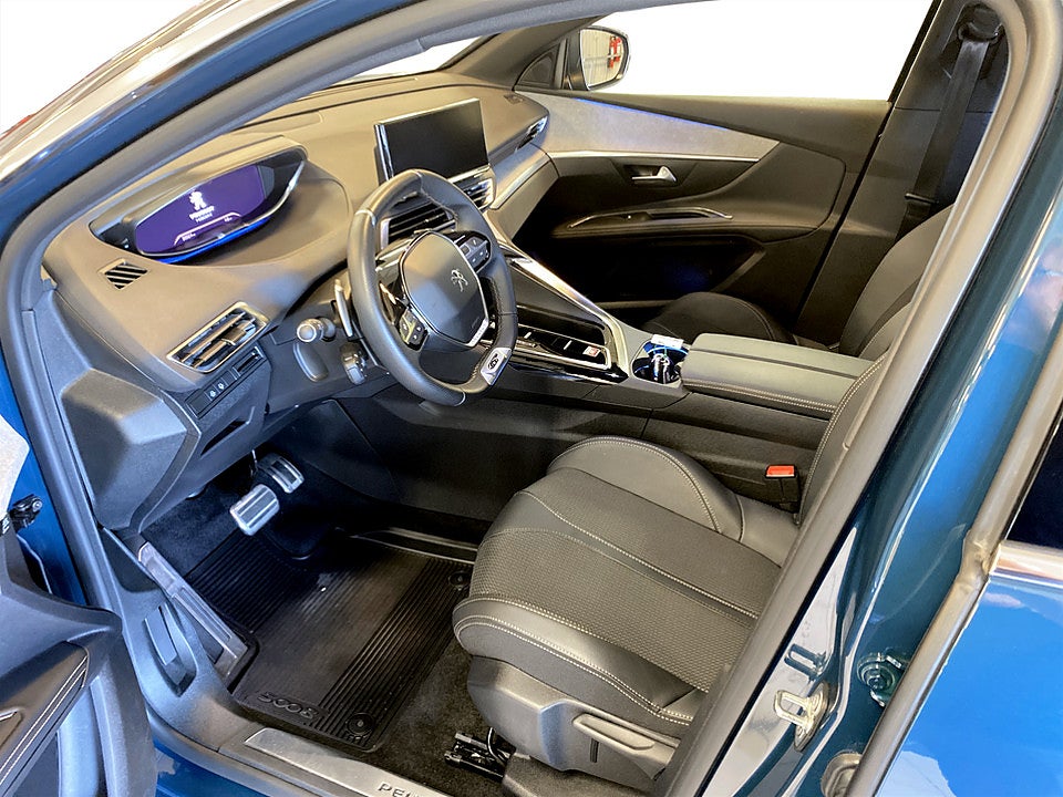 Bild på Peugeot 5008 GT 1.2 PT 130hk Aut 7-SITS B-KAMERA CARPLAY
