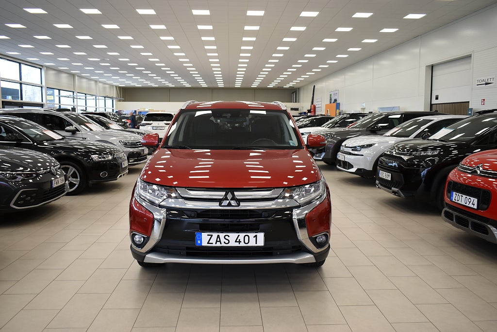 Mitsubishi Outlander 2.0 4WD Business 7sts. Automat