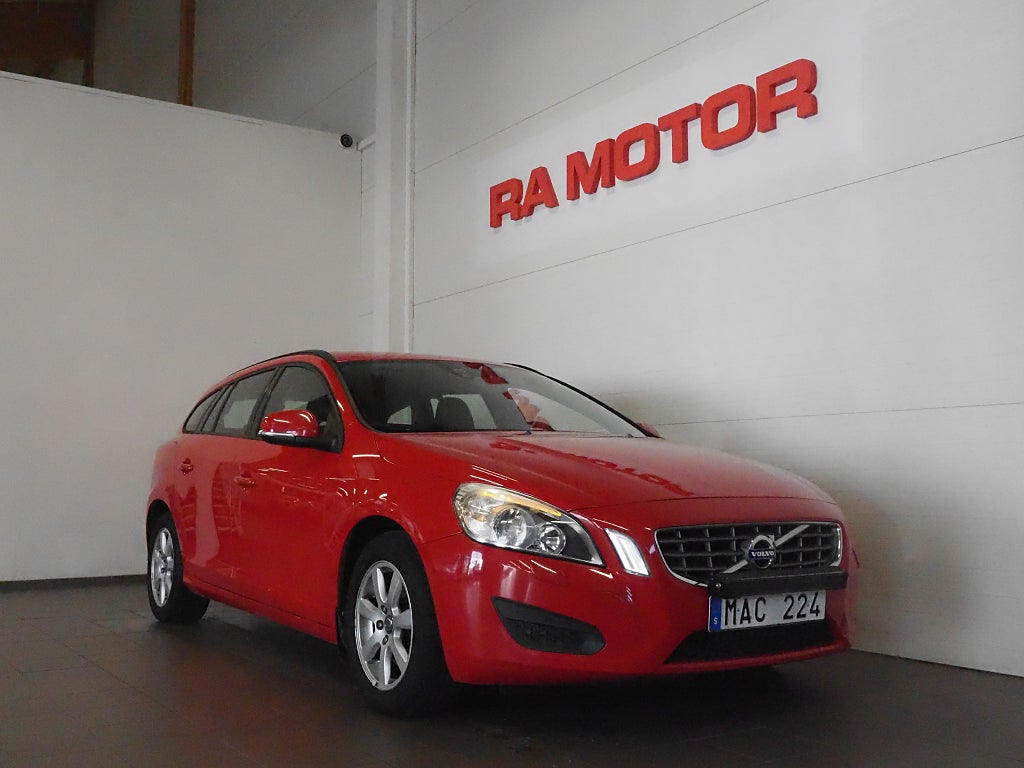 Volvo V60 T4F 180hk Aut Kinetic |Drag|Värmare|Keyless| 2012