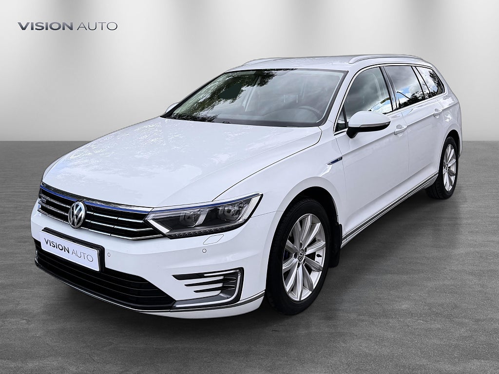 Volkswagen Passat Variant GTE 1.4 TSI ACT / Kamera / Drag / CarPlay / ACC