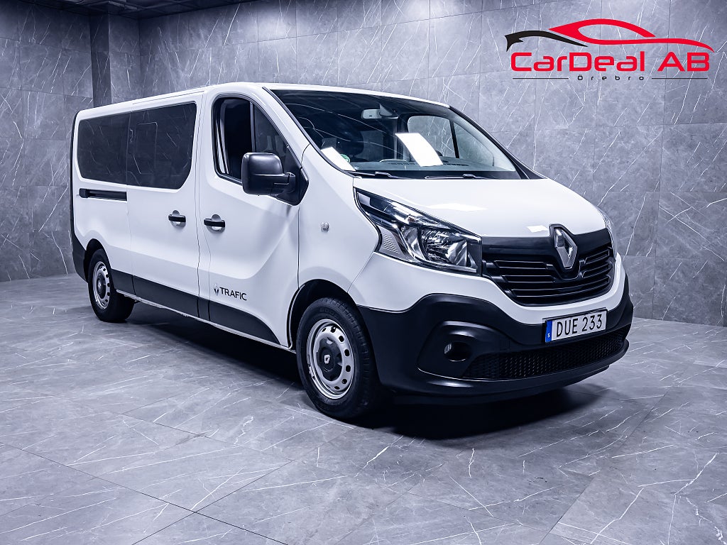 Renault Trafic Kombi 2.7t 1.6 dCi 9-Säten Navi P-Sensorer Låga miltal