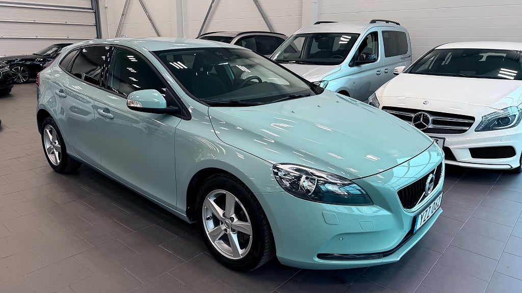 Volvo V40 D2 Dieselvärmare P-Sensorer Välvårdad!