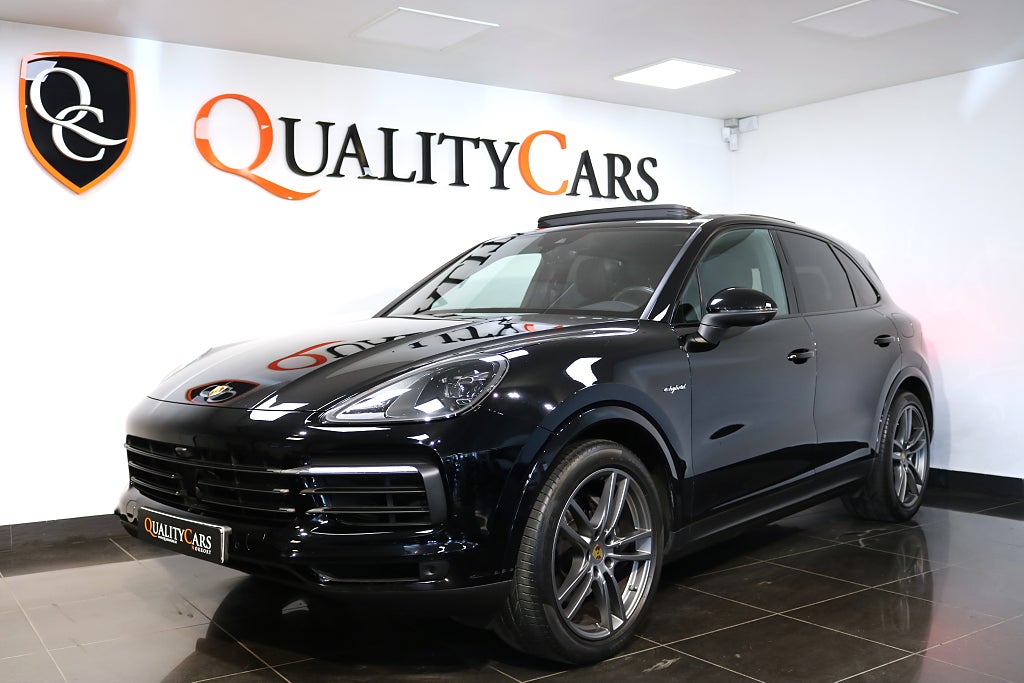 Porsche Cayenne E-Hybrid 462hk Pano/ Dragkrok/ Carplay / Sv-såld
