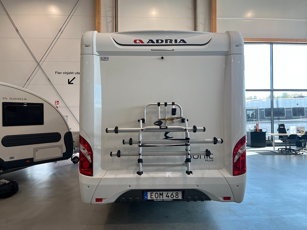 Adria Sonic Plus 700 SL / Automat 150hk / Solcell x2 / Ugn - Adria