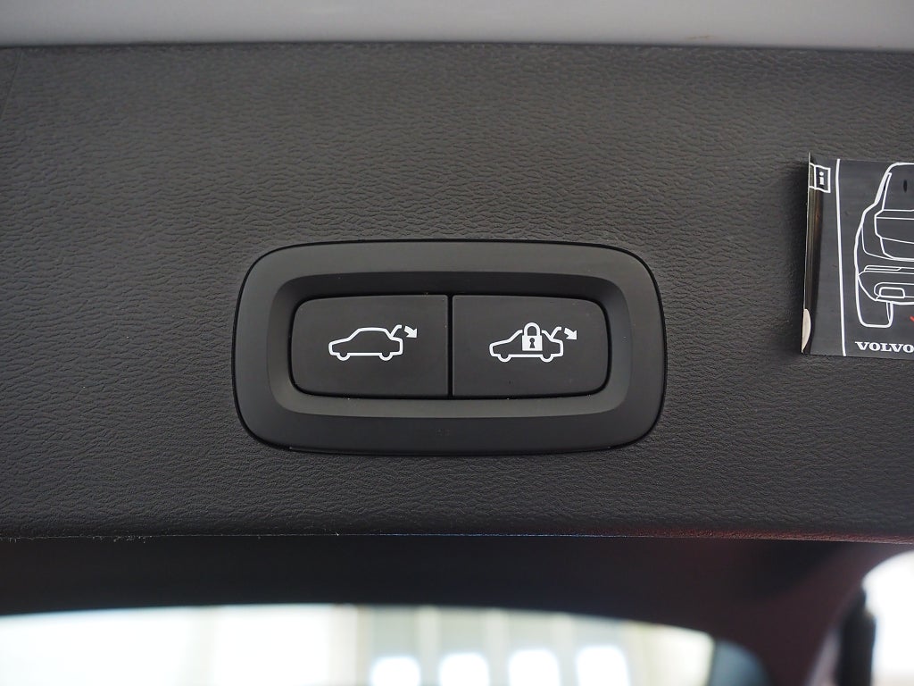 Volvo XC40 Recharge T4 211hk DCT Inscription Exp | Kamera | 2022