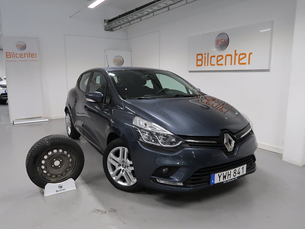 Renault Clio 0.9 TCe Zen V-Däck ingår Navi-Parksens-FartH-BT-USB-Aux