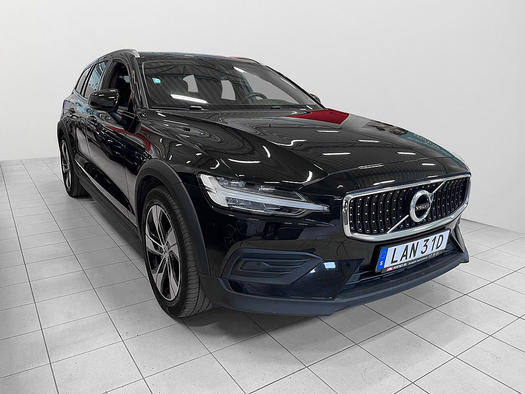 Volvo V60 Cross Country 2022 - miniatyr 2