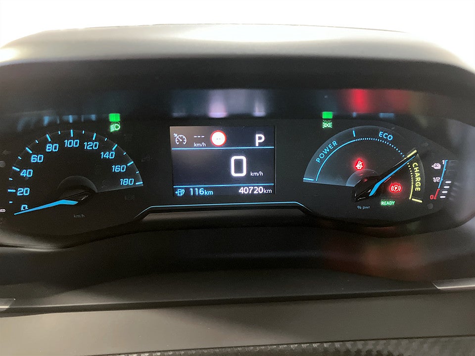 Bild på Peugeot E-2008 Active 136hk Aut BACKSENSORER FARTHÅLLARE