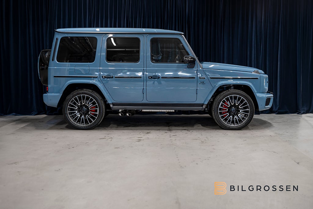 Mercedes-Benz G63 AMG Superior Kolfiber Active Ride China Blue MY27 MOMS